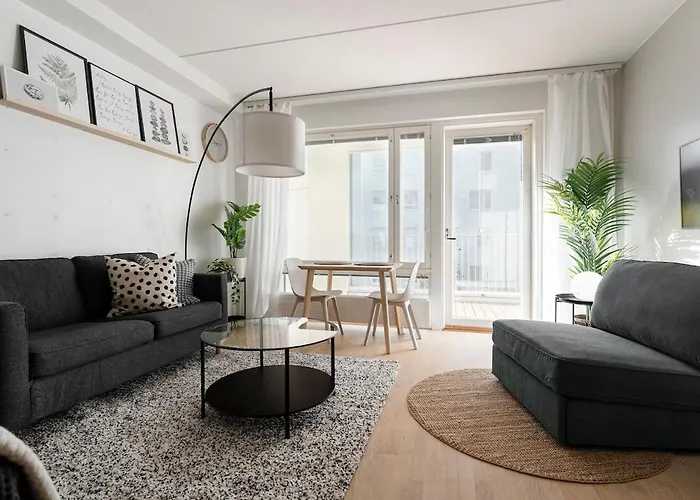 Stylish, 450 M Walk To The Estonian Ferry, Free Parking And Balcony
